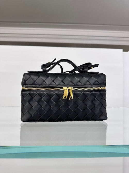 Bottega Veneta 英國代購 vs 香港門市|2026 年最新真實差價比較 - LONDONKELLY 英國名牌代購