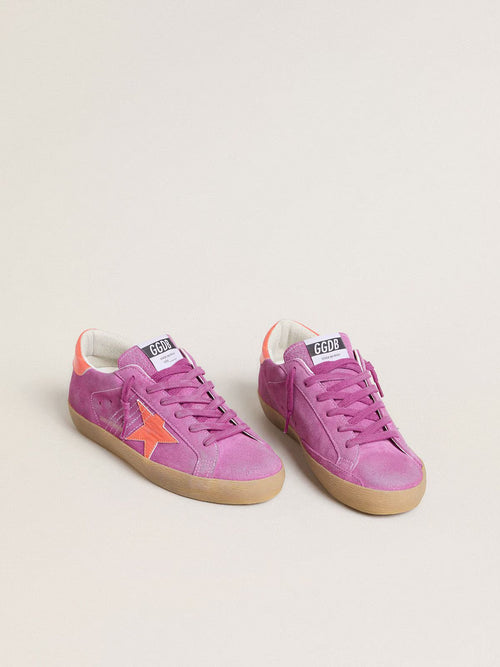 GOLDEN GOOSE Women's Super - Star in fuchsia suede with fluorescent orange laminated leather star and heel tab | 黃金鵝 女款 Super - Star 桃紅色麂皮款,搭配螢光橙色鍍膜皮革星星與後跟標籤(桃紅色) - LondonKelly 英國名牌代購
