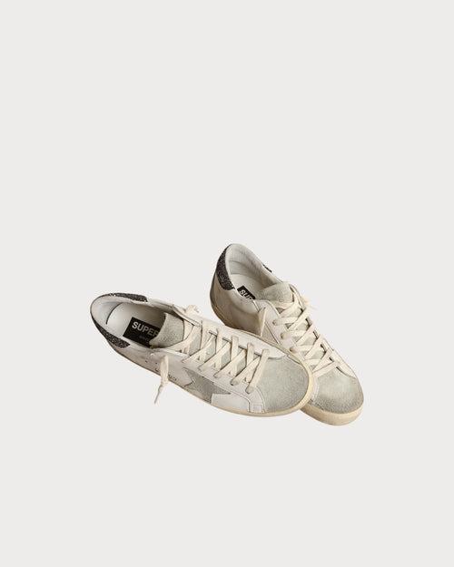 GOLDEN GOOSE Women’s Super - Star with gray star and dark gray glitter heel tab | 黃金鵝 女款 Super - Star 搭配灰色星星與深灰色亮片後跟標籤(白色) - LondonKelly 英國名牌代購