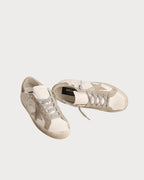 GOLDEN GOOSE Women’s Super - Star with gray suede star and heel tab | 黃金鵝 女款 Super - Star 搭配灰色麂皮星星與後跟標籤(白色) - LondonKelly 英國名牌代購