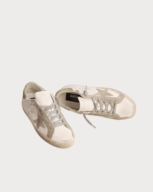 GOLDEN GOOSE Women’s Super - Star with gray suede star and heel tab | 黃金鵝 女款 Super - Star 搭配灰色麂皮星星與後跟標籤(白色) - LondonKelly 英國名牌代購