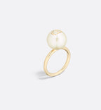 CHRISTIAN DIOR Dior Amulets Ring Matte Gold-Finish Metal with White Resin Pearl | Dior Pearl Ring (Gold)